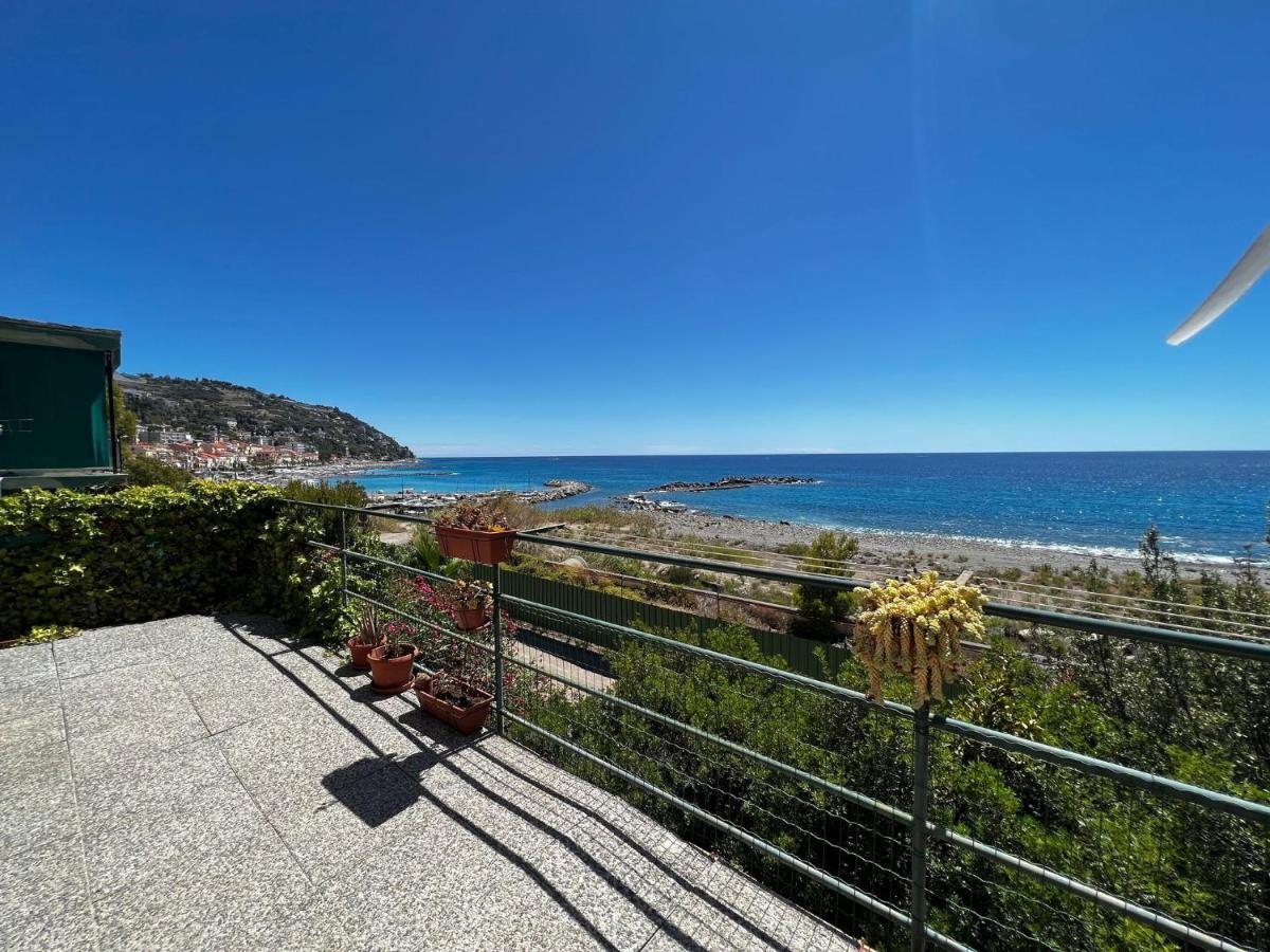 Suite A 2 Passi Dalla Spiaggia - オスペダレッティ エクステリア 写真